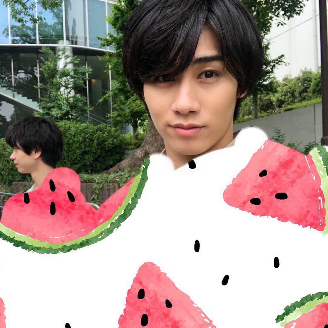 祭nine.のインスタグラム：「リーダーです！ 明日発売のJUNONさんにらいかなりくが登場‼️ぜひみてね♪ #祭nine.#素敵な衣装 #モザイク難しい #角煮ボーイズ」