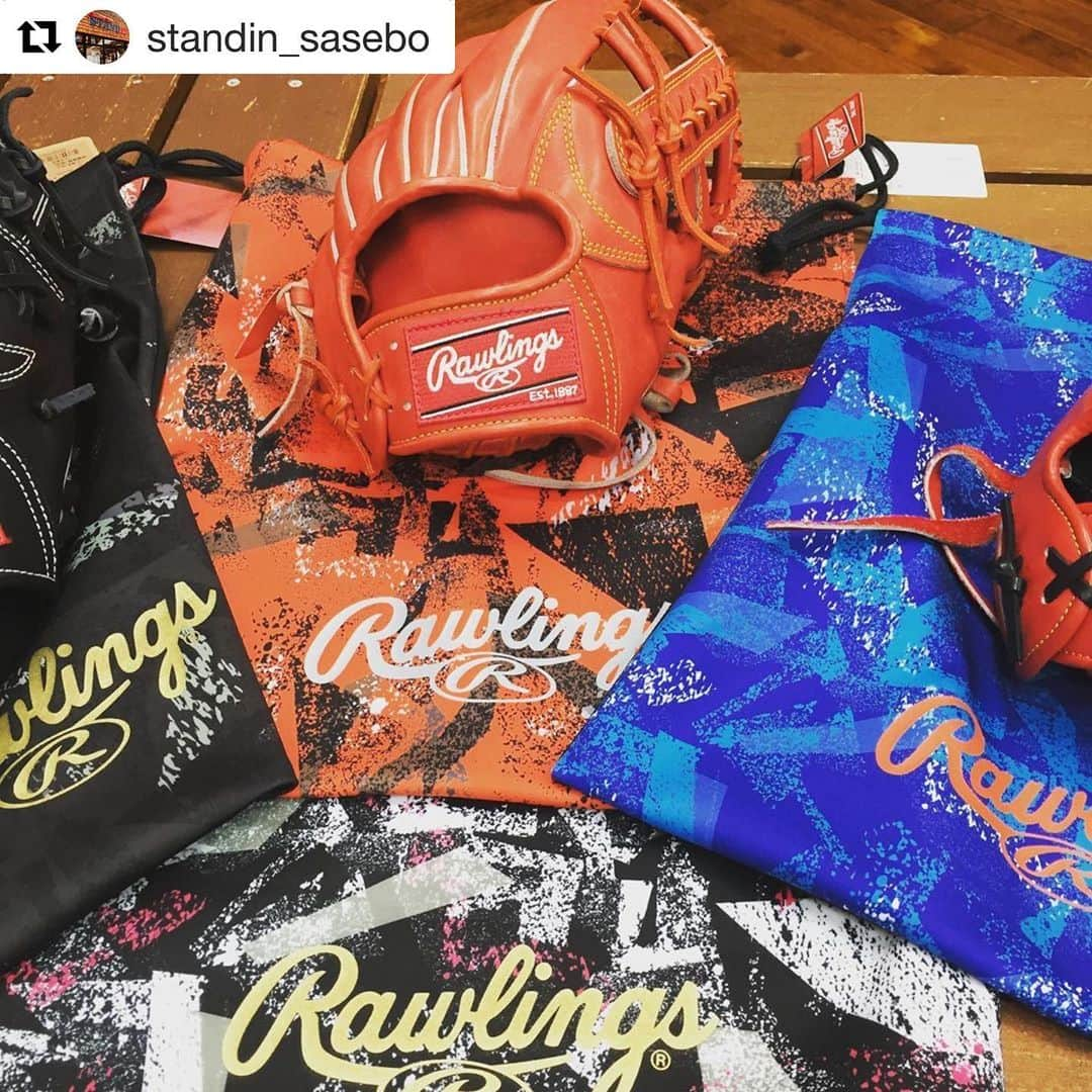 Rawlings Japanさんのインスタグラム写真 - (Rawlings JapanInstagram)「#Repost @standin_sasebo with @get_repost ・・・ ローリングス限定グラブ袋のご紹介！  この派手で、鮮やかな色をご覧あれ🌈 ローリングスのカッコいいグラブとの相性もバツグンですね👍  友達やチームメイト、さらには監督さんまで、、、 目を引くこと間違いなしですよ👀 “限定品”なのでスタンドイン佐世保店へ急げ急げ🏃‍♀️🏃‍♂️💨 #スタンドイン佐世保店 #ローリングス #グラブ袋  #限定品 #スタンドイン佐世保店へ走れ〜〜〜 @rawlings_japan_llc」6月29日 22時46分 - rawlings_japan_llc