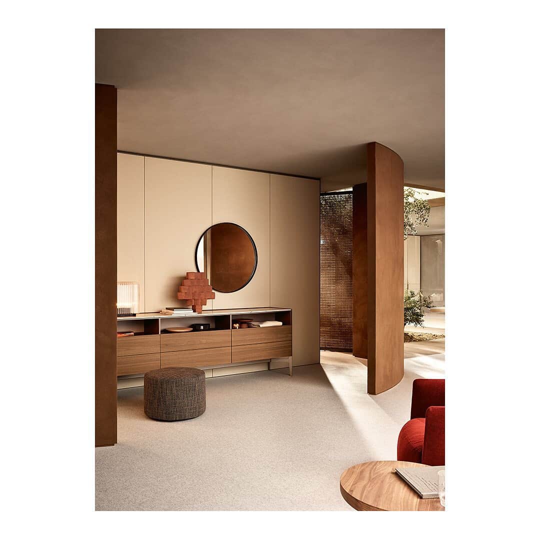 Poliform|Varennaさんのインスタグラム写真 - (Poliform|VarennaInstagram)「Bring harmony, maximum comfort and strong personality to the most intimate areas of your home with Poliform sophisticated designs.  #poliform #madeinitaly #nightarea #interiordesign #luxuryliving #italiandesign」6月29日 23時46分 - poliform_official