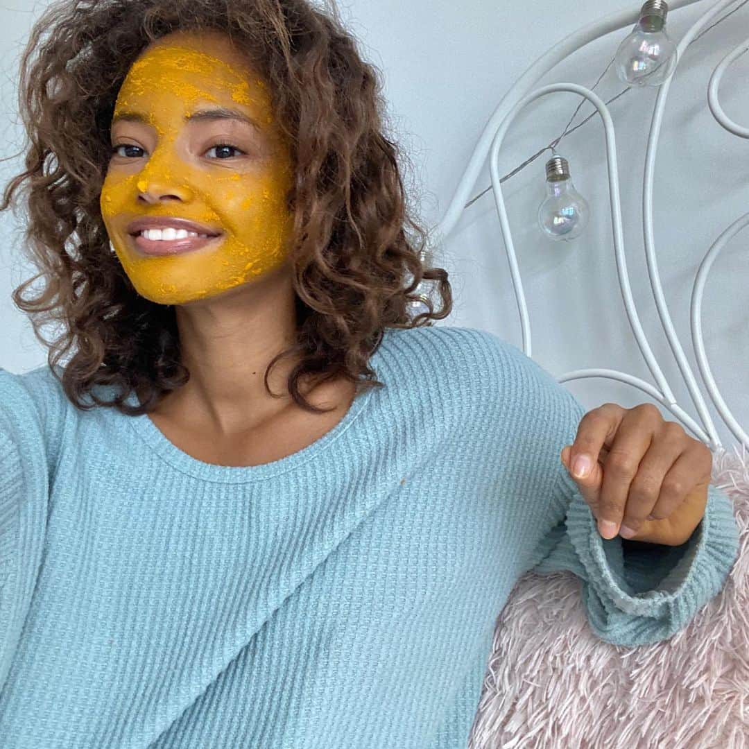 マライカ・ファースさんのインスタグラム写真 - (マライカ・ファースInstagram)「Face Masks Goals  Try out some Homemade Turmeric & lemon  Lemon treats Acne  Turmeric treats Scarring」6月29日 23時47分 - malaikafirth