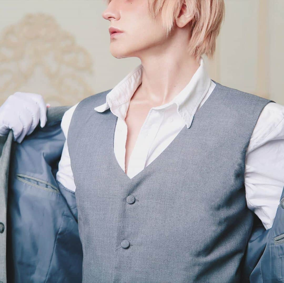 Gesha Petrovichさんのインスタグラム写真 - (Gesha PetrovichInstagram)「Sponsored cosplay 🤣🤣 😷 Shirotani Tadaomi 😷 10 Count / テンカウント Ph @diemaru Wig @geshacos Last days to Subscribe on P❤️treon (link in bio) for full backstages and photos 😏」6月29日 23時53分 - petrovichgesha