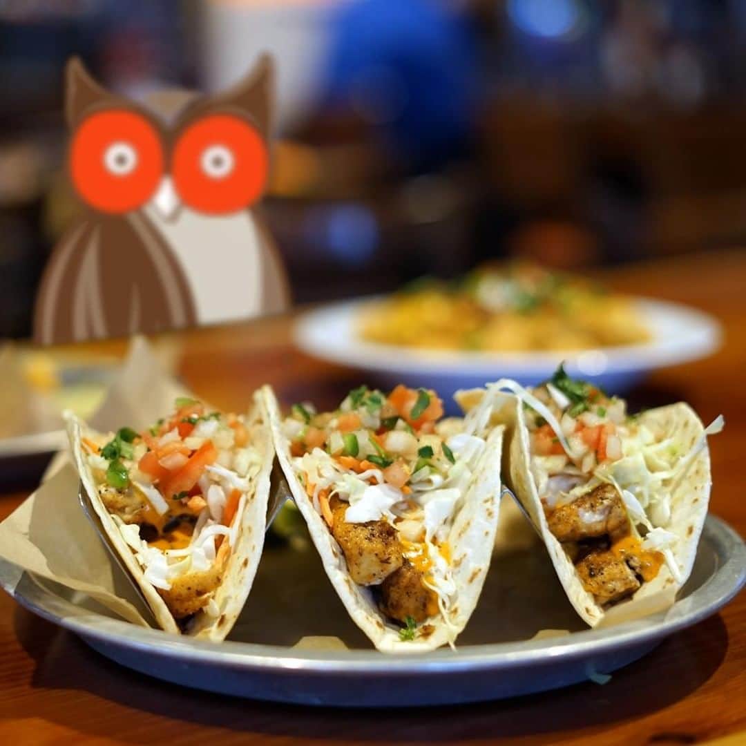 Hootersさんのインスタグラム写真 - (HootersInstagram)「Let’s taco bout lunch.」6月30日 0時02分 - hooters
