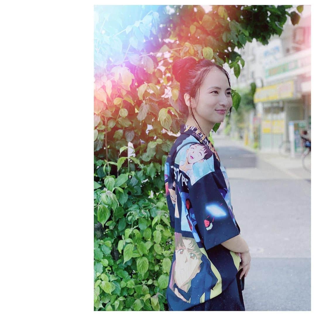 芥川舞子さんのインスタグラム写真 - (芥川舞子Instagram)「#xgirl と #エヴァンゲリオン のコラボシャツ買っちゃった！秀逸すぎる。 . 家族みんな似合ったので、全員で着回すことにした。 相変わらず、クセのあるデザインばかりにチャレンジしたくなってしまう。。。 . . #自転車乗ってた男子は二度見 #当然」6月30日 0時37分 - maiko.akutagawa