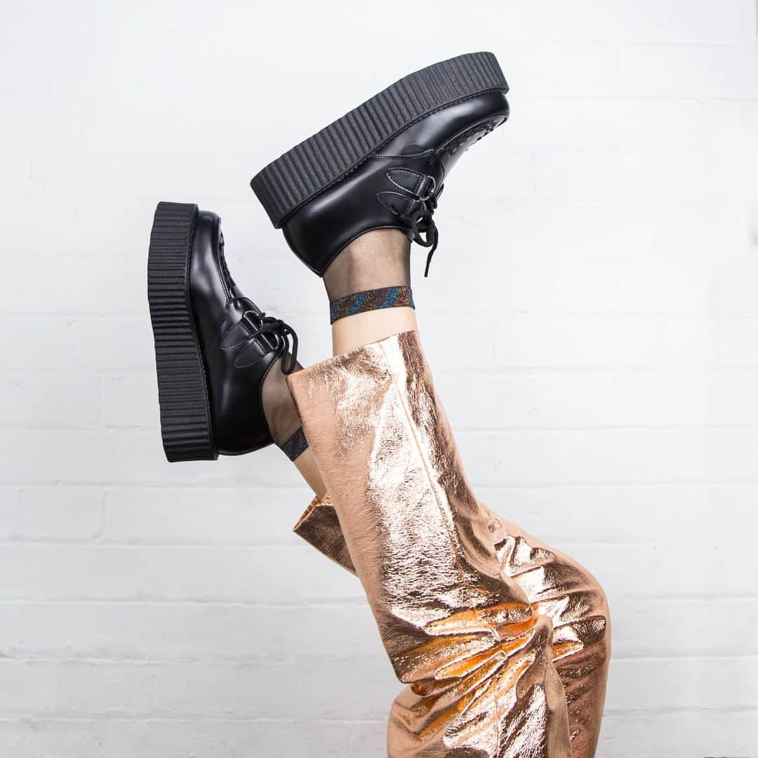 アンダーグラウンドのインスタグラム：「The Original Wulfrun Creeper- the classic double sole version in black leather. From a size 2 up to a size 12 the Wulfrun collection is Algender.⁠ ⁠ Available from the online store and from selected Global stockists.⁠ ⁠ ⁠ #UndergroundEngland #UndergroundShoes #UndergroundCreeper #WulfrunCreeper #Creepers #Underground #Wulfrun #OriginalCreeper #algender」