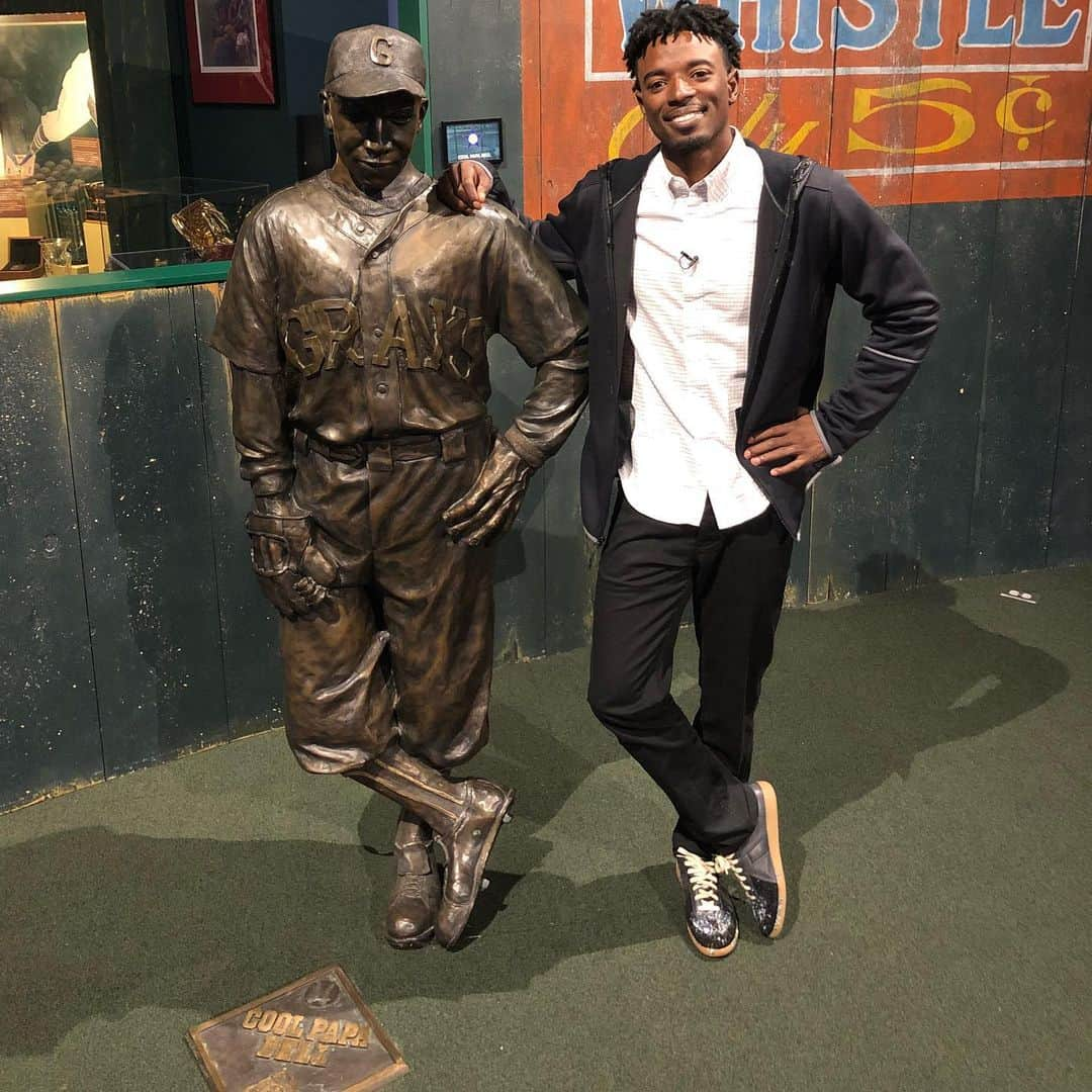 ディー・ゴードンさんのインスタグラム写真 - (ディー・ゴードンInstagram)「Thank you to the NEGRO LEAGUES for your sacrifices so that my family could have a better life. Cool “Papa” Bell x ⚡️⚡️⚡️ @nlbmprez #tipyourcap」6月30日 1時03分 - devaris9