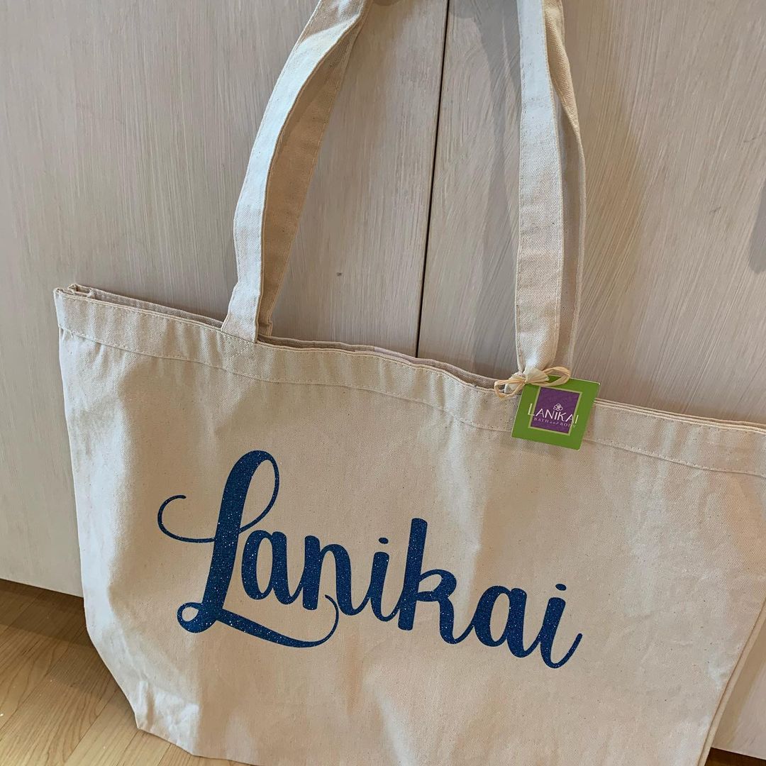 Lanikai Bath and Bodyさんのインスタグラム写真 - (Lanikai Bath and BodyInstagram)「Beachworthy totes! In store only. #summertime #lanikaibathandbody」6月30日 1時08分 - lanikaibathandbody