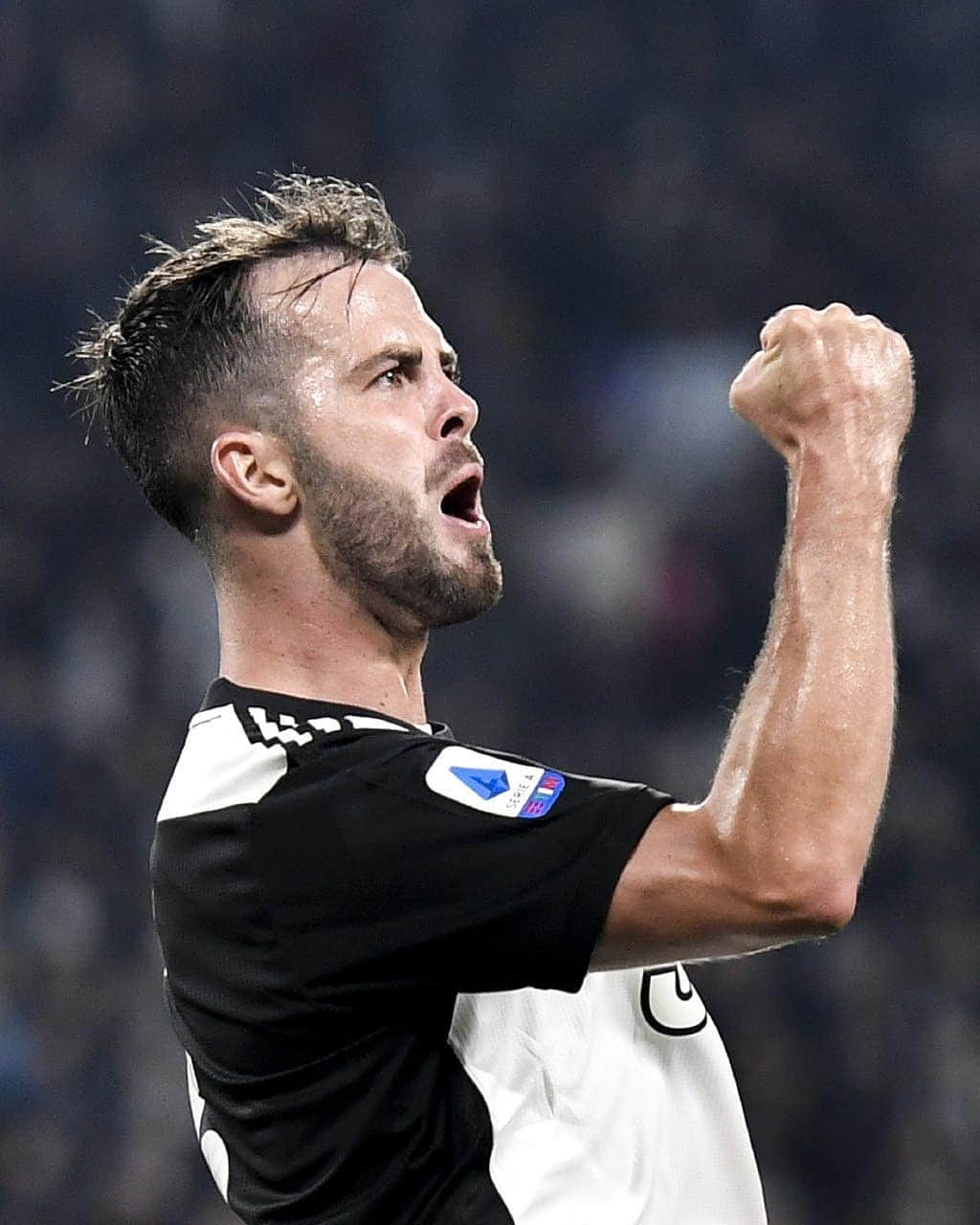 FCバルセロナさんのインスタグラム写真 - (FCバルセロナInstagram)「Agreement with @juventus for the transfer of @Miralem_Pjanic. Dobro došao! 🇧🇦 👋 Welcome! Benvingut! ¡Bienvenido! 💙❤️ #PjanicCuler」6月30日 1時30分 - fcbarcelona