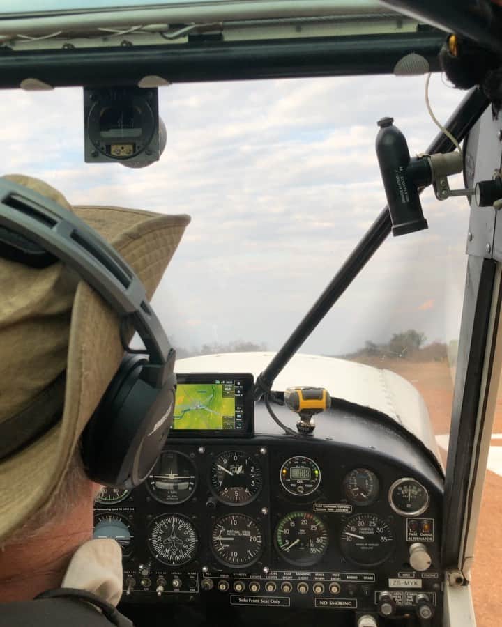 のインスタグラム：「Turn your sound up - Taking off in the @niassalionproject Husky on a dirt airstrip deep inside the spectacular @niassanationalreserve is always a great experience. Piloted by @keith_begg this aircraft was a critical tool for aerial photography during my two months spent in northern Mozambique on assignment for @NatGeo. Looking forward to completing photography for this inspirational conservation story, that I am working on in collaboration with @anacconservacao soon.」
