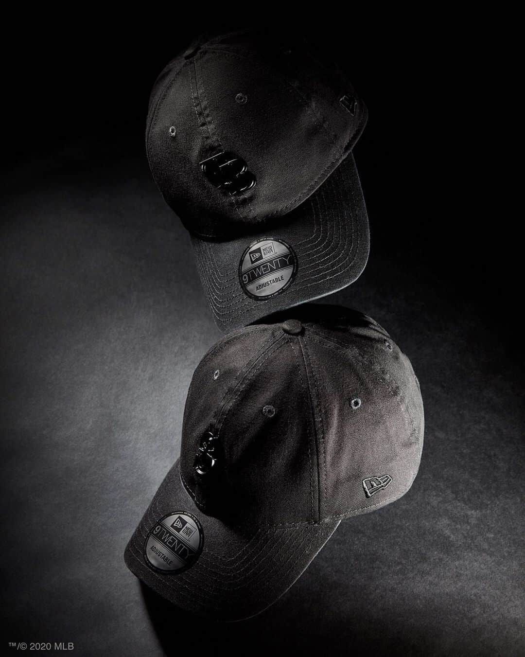 ニューエラ・キャップのインスタグラム：「A sleek look that always works. The MLB Micro Matte, part of our Blackout Collection is available at neweracap.com . Link in bio.」