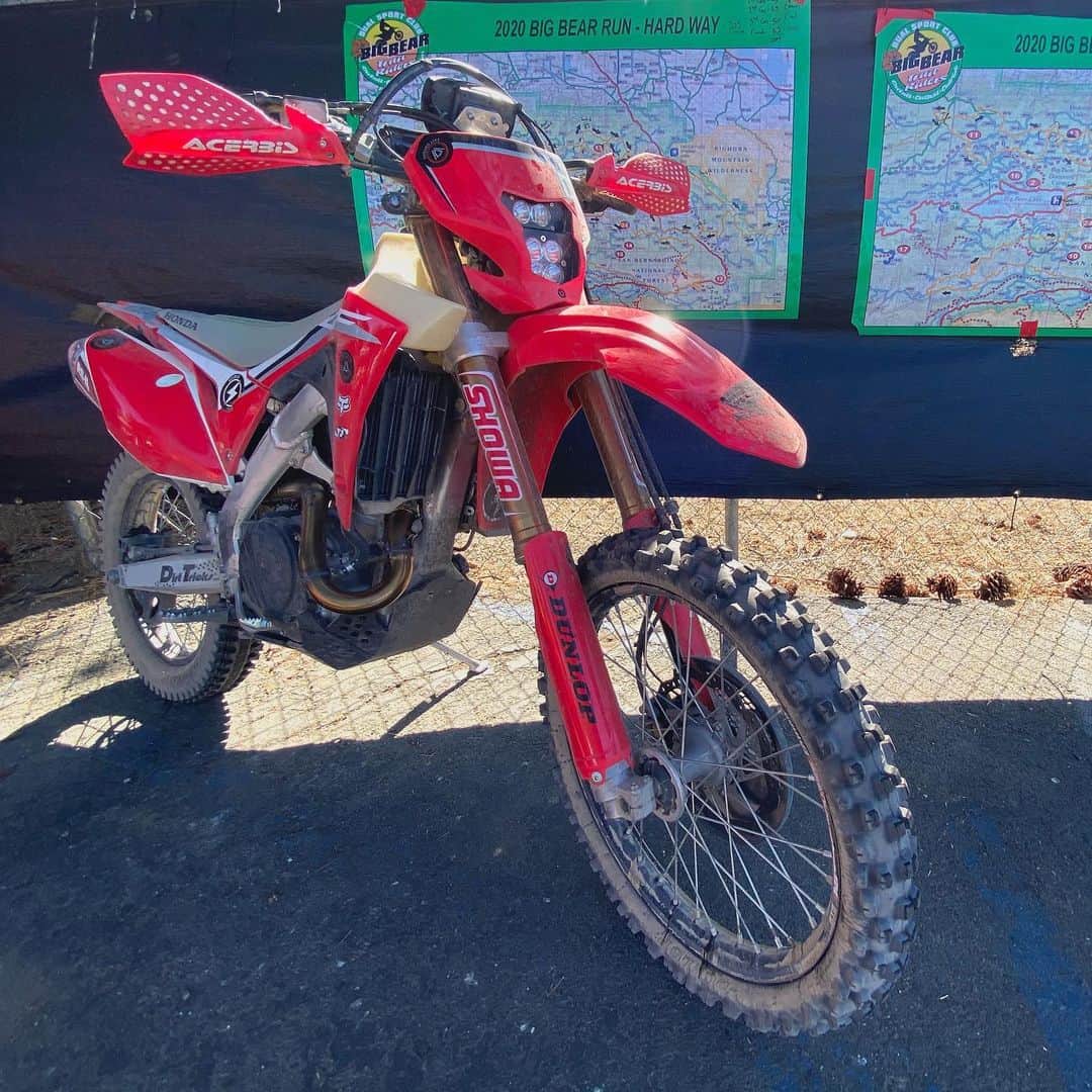 Honda Powersports USさんのインスタグラム写真 - (Honda Powersports USInstagram)「The 26th Annual Big Bear Run is in the books.✔️ Thanks very much to all the Honda riders who lined up for the ride, including Africa Twin Adventure Sports-mounted Ricky Johnson. Dual sport or adventure, which ride would you choose? #CRFCollective #RideRed @endurolyfe」6月30日 2時00分 - honda_powersports_us