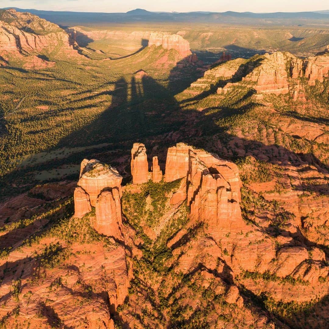 クリス・バーカードのインスタグラム：「There are mysteries hidden in these landscapes that only the sky seems to reveal.」