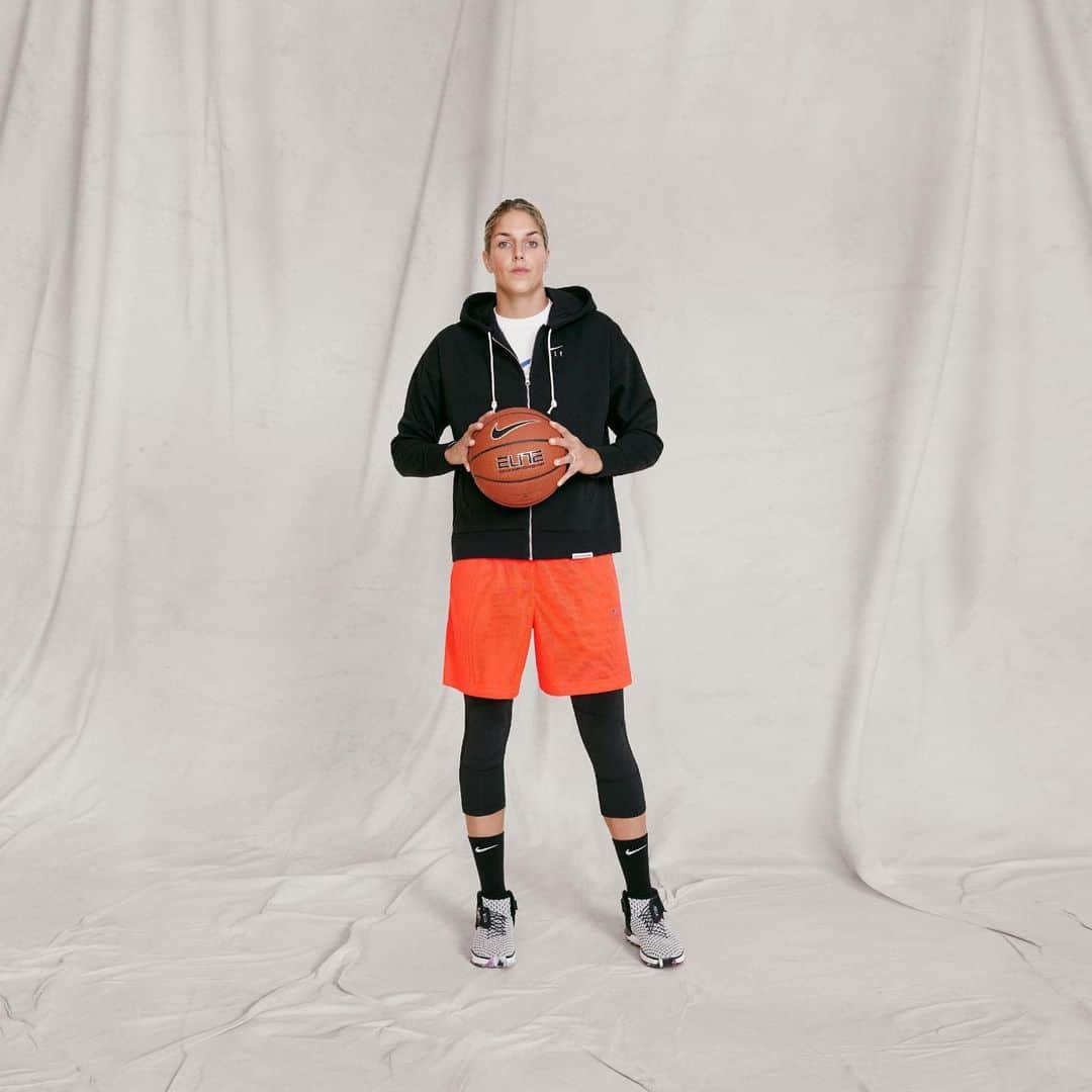エレーナ・デレ・ダンさんのインスタグラム写真 - (エレーナ・デレ・ダンInstagram)「I got the chance to wear the new @nikebasketball #swooshfly collection in January at Nike’s campus and can’t wait for it to drop on 7.10 for the world to try!」6月30日 2時38分 - de11edonne
