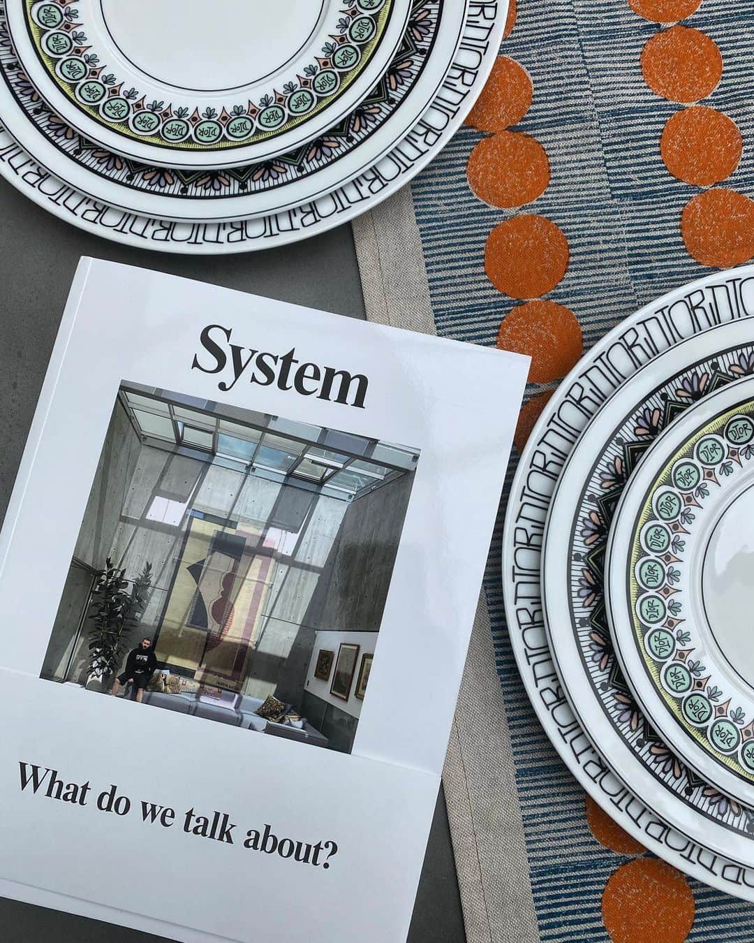 キム・ジョーンズのインスタグラム：「Thank you @systemmagazine ❤️ plates by @shawnstussy @cordeliadecastellane @dior」