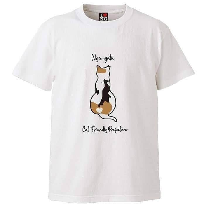 伊勢みずほさんのインスタグラム写真 - (伊勢みずほInstagram)「はからずも！ 近藤さんと足の先までペアルック😂  ニャーガタTシャツ！男性にも人気です🐈  7月5日(日) １１:００〜１３:００ NEXT21  １階アトリウムで チャリティー猫Tシャツ&トートバッグを販売しますにゃ🐈🐕  #ごきげんアワー  #bsn #bsnラジオ #生放送 #猫 #猫tシャツ #殺処分ゼロをめざして #新潟市動物愛護協会 #近藤丈靖 #伊勢みずほ #アナウンサー #パーソナリティー #next21 #猫の譲渡会 #新潟市 #ありがとうございます😊 #ペアルック #おそろい #ふたごコーデ #(笑)」6月30日 12時22分 - isemizuhoo