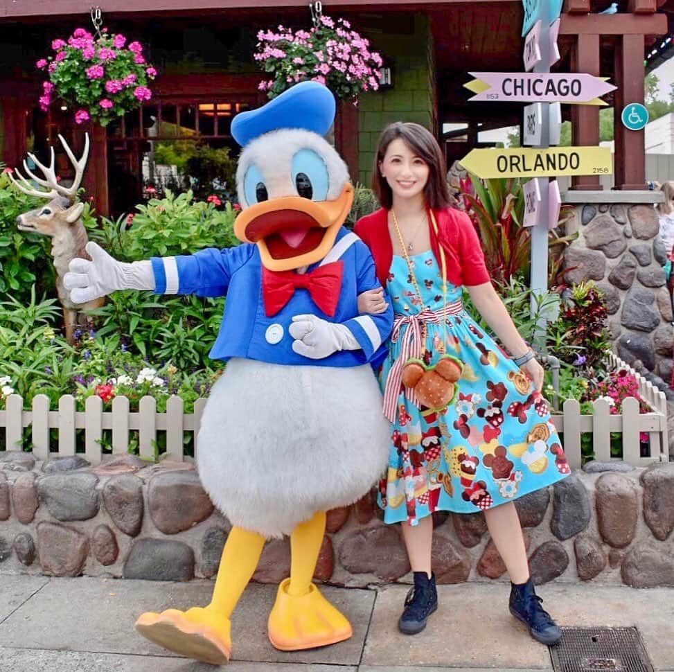 矢部あやのインスタグラム：「201905 WDW 2day 朝イチ、ドナルドにご挨拶♡ ・ #waltdisneyworld #WDW #WDW2019 #disneyshollywoodstudios #DHS #DHS2019 #charactergreeting #donaldduck」