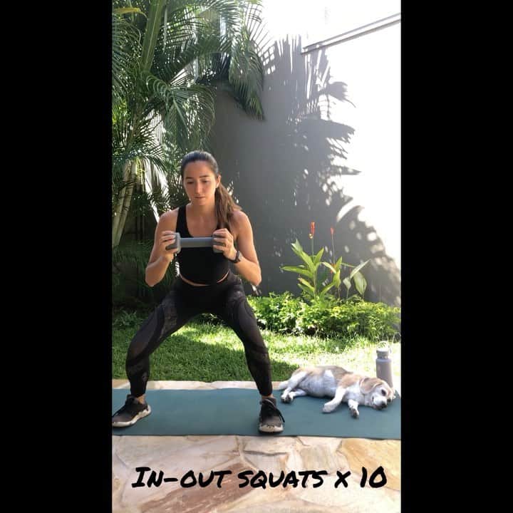 マヤ アリーナのインスタグラム：「Quick workout to start your week 😊💪🏼Don’t forget to stretch! 家でできるサーキット。ストレッチ忘れないでね！  1. In-out squats x 10 (count the narrow squats) 2. Curtesy lunges x 10 each leg  3. Kick throughs x 10 4. Motion planks x 10 5. Leg lifts x 10 6. Burpees x 10 (optional push-up)  Repeat 2-3x  🎶 Music: Yugen  Musician: Jef」