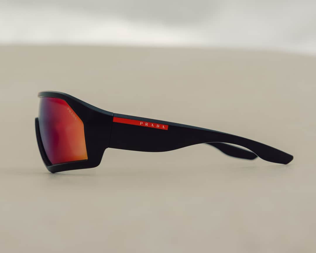 プラダさんのインスタグラム写真 - (プラダInstagram)「New #PradaLineaRossa wraparound sunglasses offer a dimensionalized, weather-resistant, future-sport classic.⠀ #PradaEyewear⠀ #Prada⠀ -⠀ Discover more via link in bio.」6月30日 5時09分 - prada