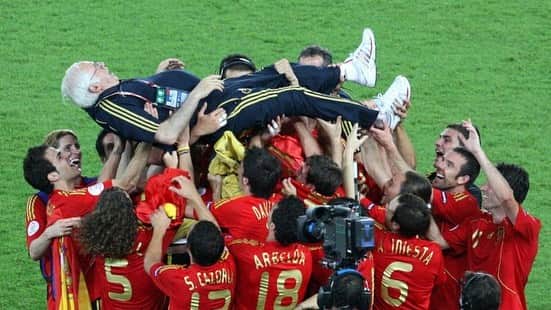 ダビド・シルバのインスタグラム：「Hoy hace 12 años desde que cambiamos el rumbo de nuestra historia, gracias por todo mister🏆🇪🇸 #Euro2008」