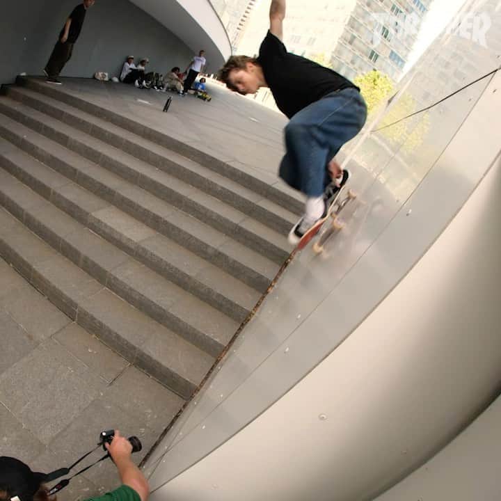 スラッシャーのインスタグラム：「👉🏾 @dc_skateboarding’s DOMINO montage is LIVE on all Thrasher platforms 📡」