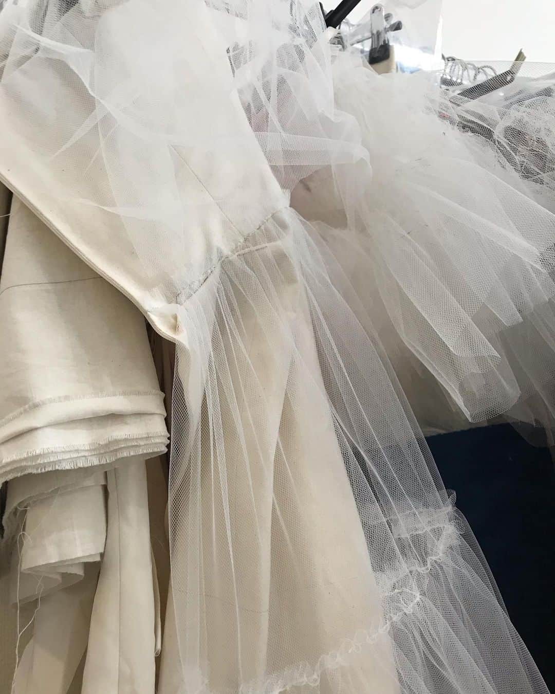 アレクシマビーユのインスタグラム：「Haute couture work in progress @alexismabille #patterns #proof #toile #white #cream #shadesofwhite #ruffles #pleats #seams #hautecouture #couture #atelier #volume #patrons #defouverte #inspiration #patronages #alexismabille #comingsoon」