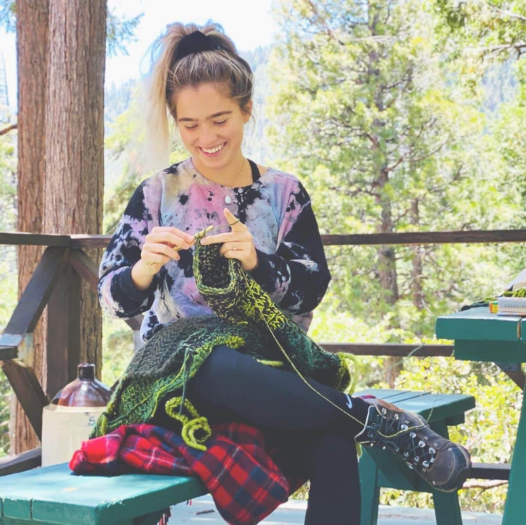 キーガン・アレンさんのインスタグラム写真 - (キーガン・アレンInstagram)「So grateful to @hookedbyhaleylu for crocheting 🧶 a bespoke sweater of all my favorite forestry colours. It took her months of careful craftsmanship and miles of yarn to finish it. Now, it’s an everlasting hug I can wear. Your talent is endless. Love you Haley 🌳 so much.」6月30日 7時48分 - keeoone