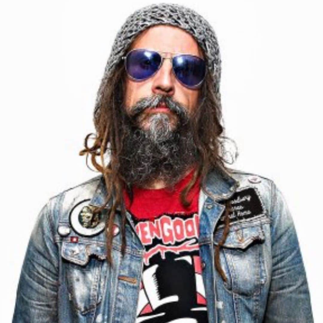 ロブ・ゾンビのインスタグラム：「Tonight I am talking with @scottianthrax on an all new episode of Never Meet Your Heroes. Tune in at 9pm ET/6pm PT or listen any time on siriusxm app.  #robzombie #scottian #nevermeetyourheros」
