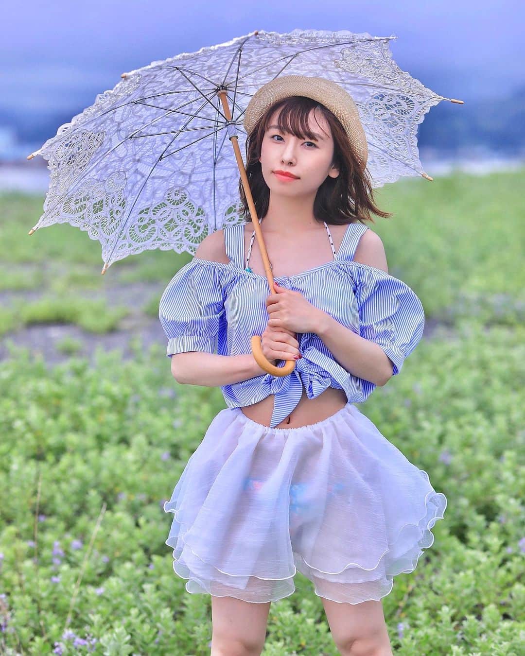 舘林佳史のインスタグラム：「天川汐梨写真集出版決定😍💕﻿ ﻿ 静岡のポートレートモデル天川汐梨ちゃんがAilinQで個撮可能になりました😱💕✨﻿ @ailinq_studio ﻿ 役者やダンスもやっていつのでポージングや表情の作り方も上手なモデルさんです。﻿ ﻿ 天川汐梨さんを撮ってみたい方は是非ご依頼お待ちしています🥰❣️ ﻿ ﻿ *☼*―――――*☼*―――――*☼*―――﻿ ﻿ 【AilinQモデル情報】 ⚫︎モデル名:天川汐梨﻿ ⚫︎生年月日:1998年6月22日﻿ ⚫︎身長:158﻿ ⚫︎服のサイズ:M﻿ ⚫︎靴のサイズ:24.5センチ﻿ ⚫︎主な撮影可能地域 :  静岡県 全域 ﻿ 地域外 可、地域外の場合(交通費等要相談でお願いします！﻿ ⚫︎趣味:健康美容、料理、撮影、芸能﻿ ⚫︎カメラマンへメッセージ:何でもできます💕一緒に素敵な写真を作りましょう😚💕﻿ ⚫︎実績: 撮影会モデル、フリーペーパー読者モデル﻿ ⚫︎水着・下着撮影: 可 要相談﻿ ⚫︎撮影可能な曜日:休みが不定期のため、希望を教えてください💕調節します！﻿ ﻿ ﻿ ーーーーーーーーーーーーーーーーーーー﻿ ﻿ ーーー﻿ ◆撮影料金﻿ 個撮:1時間5000円﻿ 基本3時間より受付中！﻿ ⚫︎15000円(休憩時間移動込み)﻿ オプション﻿ ⚫︎水着　5000円(要相談)﻿ ⚫︎下着　8000円(要相談)﻿ ﻿ ⚫︎2名以上参加 1人につきプラス10000円 ﻿ ーーーーーーーーーーーーーーーーーー﻿ こんな悩みをお持ちのカメラマンに﻿ おススメです✨﻿ ーーーーーーーーーーーーーーーーーー﻿ ✅ポートレート撮影をやってみたいけどモデルモデルが見つからない。﻿ ✅モデルと一対一でポートレート撮影したい。﻿ ✅撮影会だと撮りたい構図の写真が撮れない。﻿ ✅モデル2人でツイン撮影したい。﻿ ✅友達のカメラマンと一緒にモデルを撮りたい。﻿ ✅モデルとメイクさんを呼んで作品作りをしたい。﻿ ✅スタジオで個撮したい。﻿ ✅海や山で撮影したい。﻿ ✅水着撮影したい。﻿ ✅仕事帰りに撮影したい。﻿ ✅夜景やネオンで撮りたい。﻿ ✅フォトコンにチャレンジしたい。﻿ ✅美容院スタイリストの作品作りコンテストモデル探しや撮影をしたい。カメラマンも探している。﻿ ✅プロのフォトグラファーを 目指している。﻿ ✅プロのカメラマンと同行してもらって勉強したい。﻿ ✅自分の都合の良い日や時間に合わせて撮影がしたい。﻿ ーーーーーーーーーーーーーーーーーー﻿  個人撮影の依頼お問い合わせは以下の内容を記入しLINE  ID510661(舘林)﻿ かDM下さい📩﻿ ーーーーーーーーーーーーーーーーーー﻿ 件名《個撮モデル依頼》﻿ ⚫︎氏名:﻿ ⚫︎年齢:﻿ ⚫︎お住まい:﻿ ⚫︎連絡先:﻿ ⚫︎LINE ID:﻿ ⚫︎インスタID:﻿ ⚫︎カメラ歴: 年﻿ ⚫︎希望モデル名:﻿ ⚫︎希望日:﻿ ⚫︎希望時間:﻿ ⚫︎希望集合場所:  駅や施設名﻿ ⚫︎希望撮影地: 湘南  鎌倉 横浜 ○○公園 等﻿ ⚫︎移動手段: 徒歩  車﻿ ⚫︎希望衣装: ドレス・ロングスカート・ミニスカート・ワンピース・普段着・カジュアル・ショーパン・お任せ・着物・水着その他﻿ ⚫︎衣装(モデルさんに持って来て欲しい・自分で用意したい)﻿ ﻿ ーーーーーーーーーーーーーーーーーー﻿ #下着撮影﻿ #グラビアアイドル﻿ #個撮﻿ #個撮モデル﻿ #ポートレートモデル﻿ #モデル﻿ #ポトレモデル﻿ #撮影会﻿ #撮影会モデル﻿ #撮影会イベント ﻿ #写真集﻿ #グラビアモデル﻿ #グラビア撮影﻿ #グラビアモデル﻿ #モデルデビュー﻿ #モデル募集﻿ #かわいすぎる﻿ #かわいい女の子 ﻿ #撮影依頼﻿ #被写体モデル ﻿ #カメラが好き ﻿ #インスタ映え﻿ #ストロビスト﻿ #シューティング﻿ #撮影依頼募集中﻿ #ポートレート撮影﻿ #セクシーショット﻿ #ポートレートモデル募集 ﻿ #ファインダー越しの私の世界﻿ #ドラマティックストーリーフォト﻿ #AilinQ」