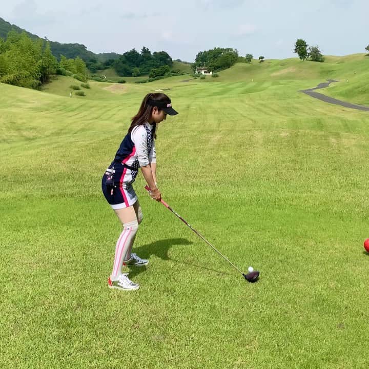 筒井萌子のインスタグラム：「* ドライバーのスライスが直ってきたけど まだまだ安定しない𓂃٭練習あるのみ🦖⛳️ 常に課題があるからやめれんなゴルフ🏌️‍♀️笑 ・ #筒井萌子 #女優 #actress #モデル #model #岡山  #shooting #instagood #instalike #撮影 #followme #instalike #ゴルフ #ゴルフ女子 #ゴルフコーデ #골프 #좋아요반사 #좋아요그램 #좋아요환영 #데일리그램 #패션 #오오티디 #카페  #コンバースゴルフ #アルチビオ #archivio」