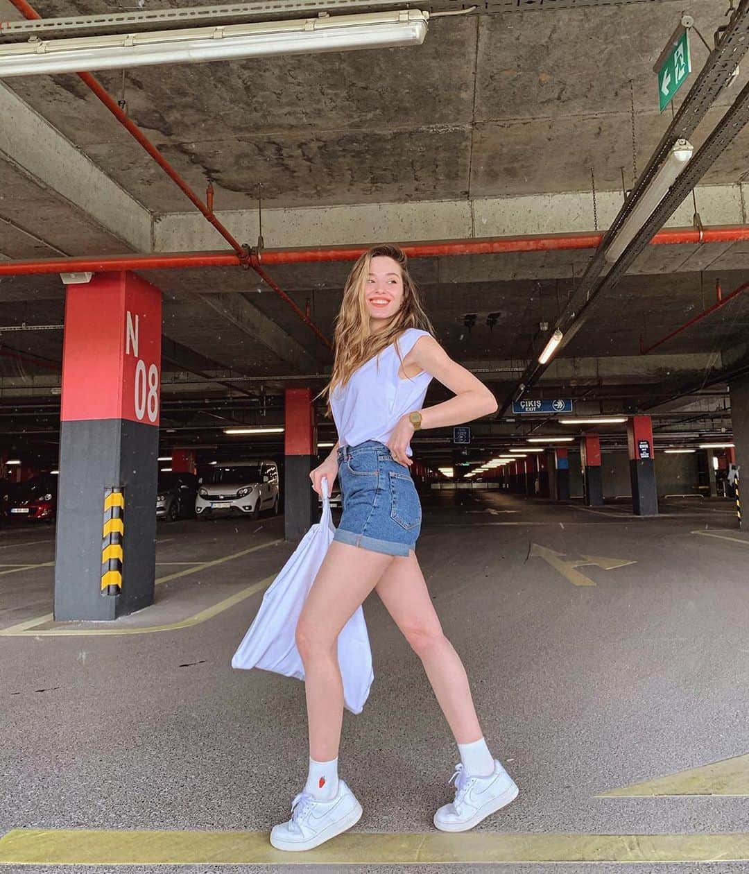 Angel™さんのインスタグラム写真 - (Angel™Instagram)「Outfit ideas. Which outfit would you add to your shopping list? Credit @esrakochaan #americandtyle #ootd #style #fashion #onlineshopping #summerlook #summeroutfit #outfit #looks ❤️ #asaqueen」6月30日 9時21分 - americanstyle