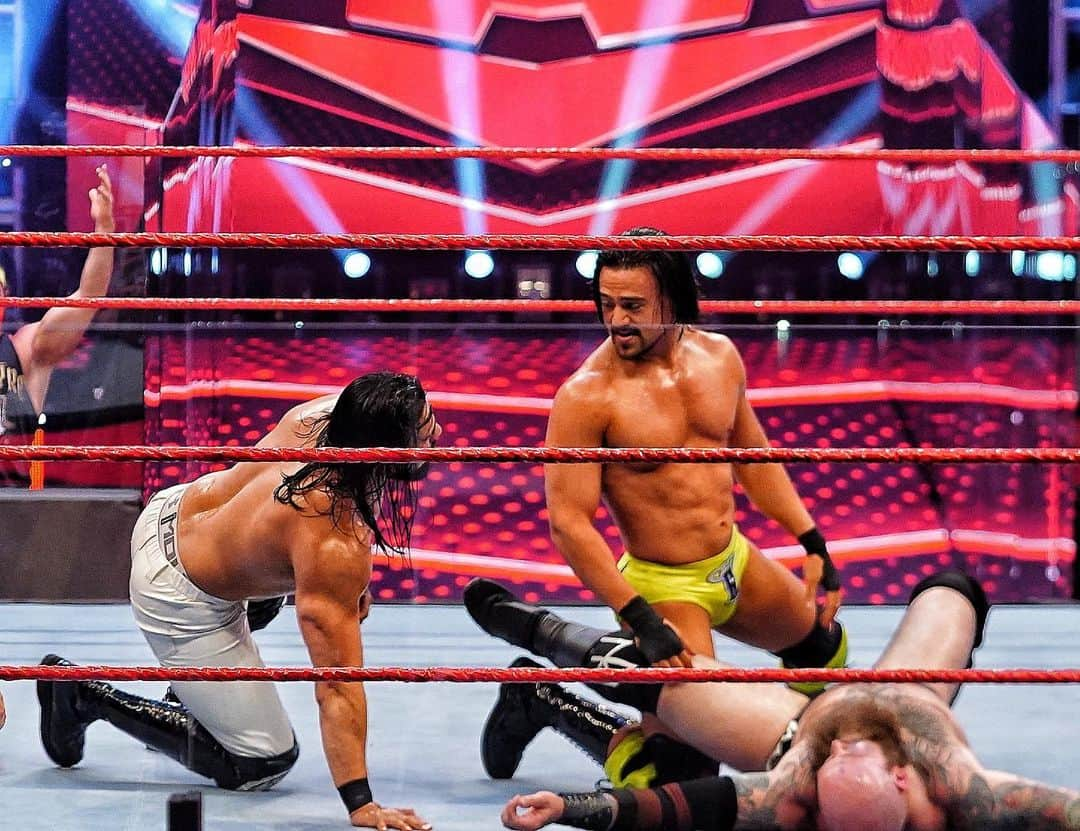 WWEさんのインスタグラム写真 - (WWEInstagram)「They may have picked up the win over the #VikingRaiders, but are there issues growing between @andradealmas & @_garzajr? #WWERaw」6月30日 9時39分 - wwe