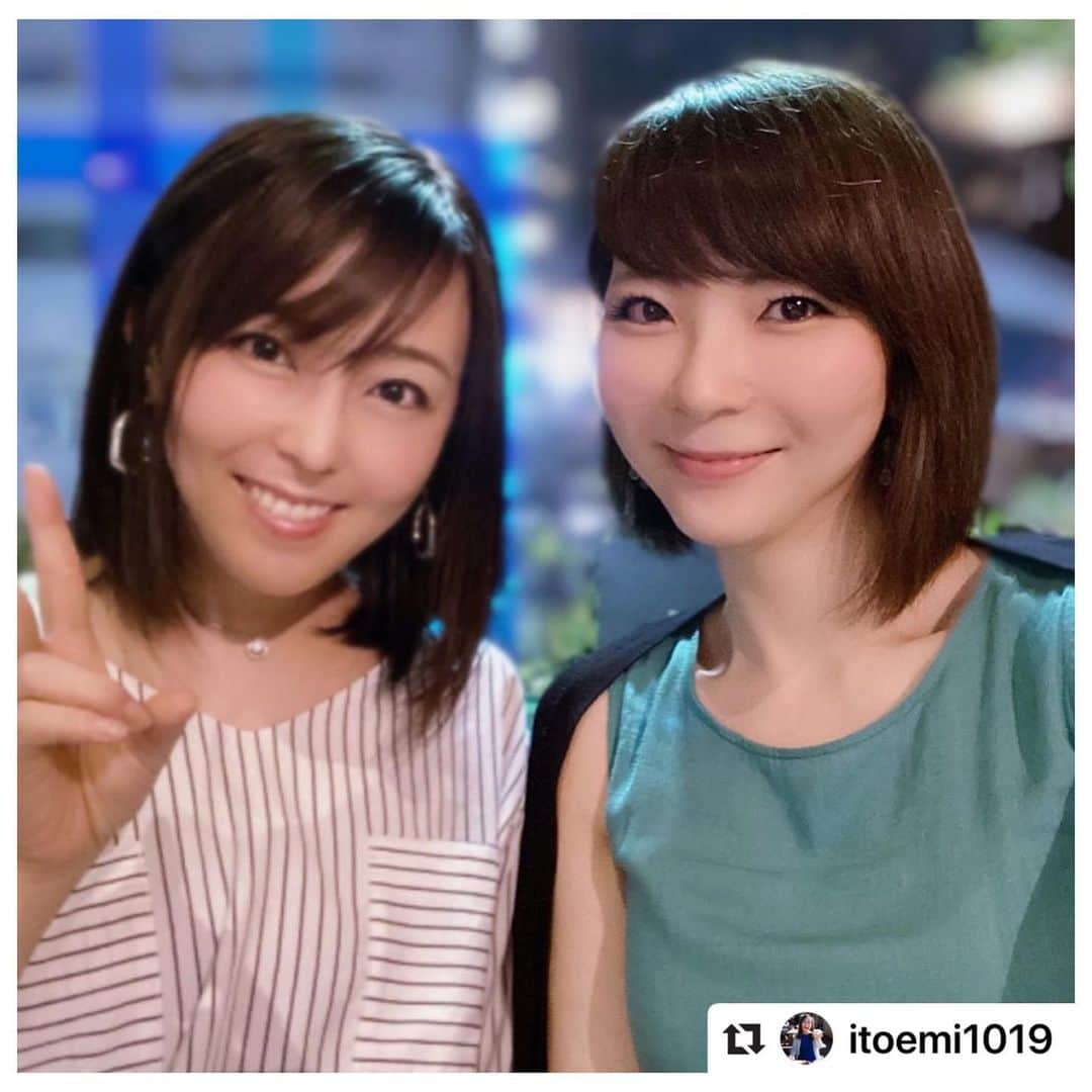 扇けいさんのインスタグラム写真 - (扇けいInstagram)「大好きえみちゃんとやっと会えた😳 久しぶりに会えて嬉しかった。 顔見て話せて本当に嬉しかった。 またすぐ会いたい🧡  #Repost @itoemi1019 with @make_repost ・・・ 口に出したら実現させないと気が済まない私は、コロナ禍下のステイホーム中「会いたい」という言葉も自粛してました。が、ようやく解禁！写真は「会いたい😍」ってハート付きで伝え、昨夜久しぶりの再会を果たした仲良しけいちゃん。またすぐ会いたいし、「会いたい」って言える毎日であって欲しい✨  #会いたい #行きたい #食べたい #すすりたい  #扇けい #伊藤えみ」6月30日 9時55分 - kei.ohgi