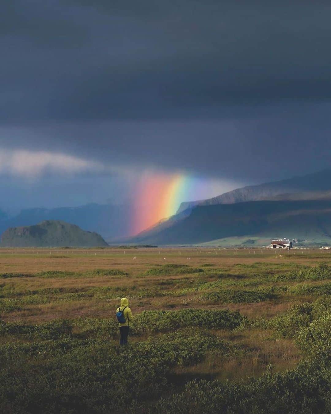 BEAUTIFUL DESTINATIONSさんのインスタグラム写真 - (BEAUTIFUL DESTINATIONSInstagram)「Looking for the pot of gold in Iceland! 🌈🤩Have you traveled to Iceland yet? Tag a friend who'd love to go! (📸: @chrisvarrone 📍: Iceland)」6月30日 10時41分 - beautifuldestinations