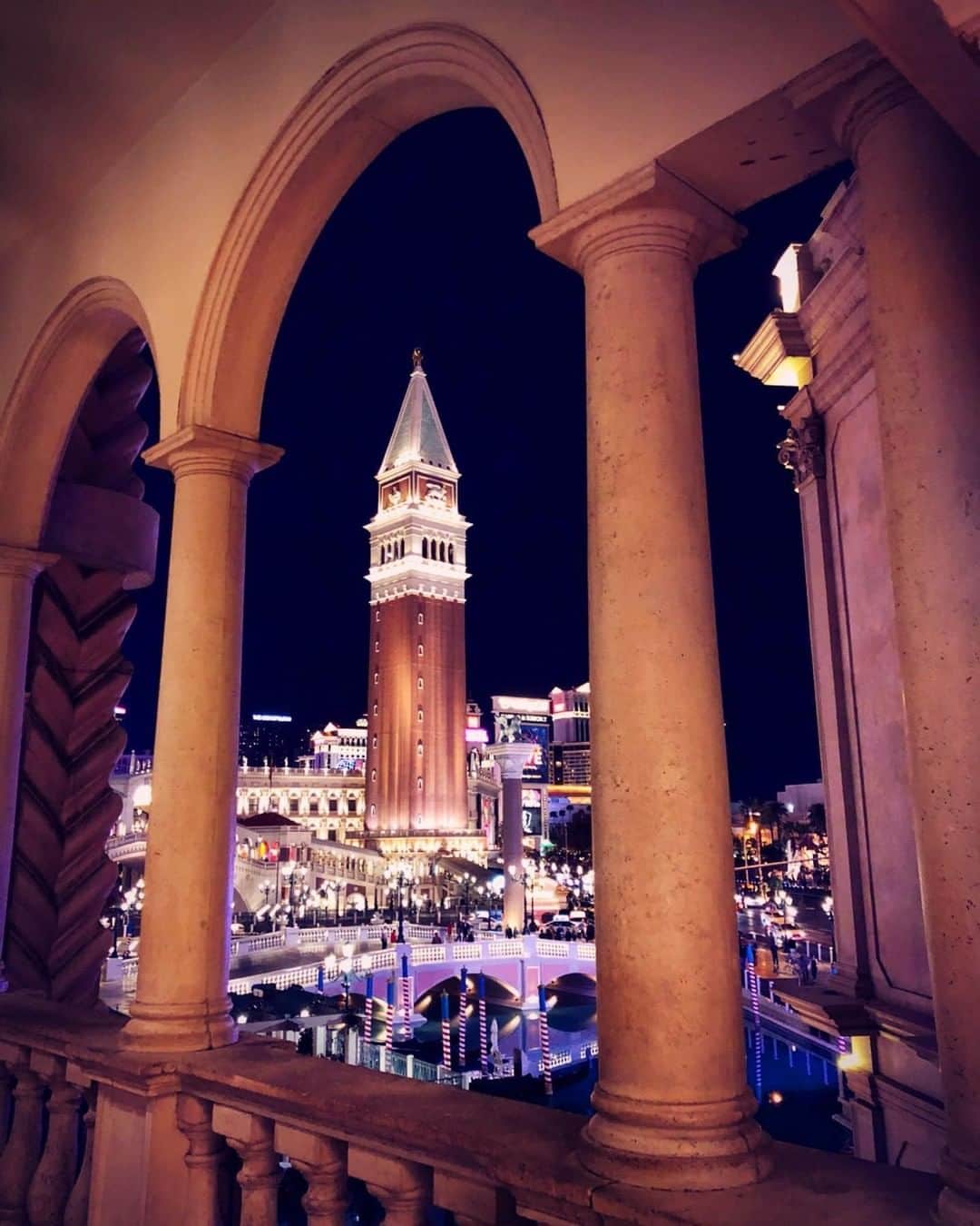 The Venetian Las Vegasさんのインスタグラム写真 - (The Venetian Las VegasInstagram)「Tonight's views.  📸: @santacoppetta」6月30日 10時48分 - venetianvegas