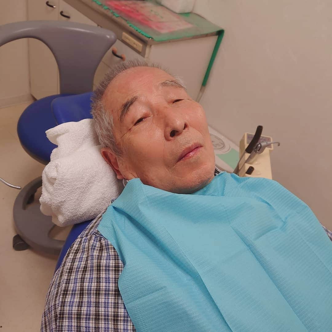 KAORUさんのインスタグラム写真 - (KAORUInstagram)「お父さん、歯医者のお時間です(*^^*)  #Marvelouspro  #お父さん #歯医者 #介護生活」6月30日 11時05分 - yukisaku_88