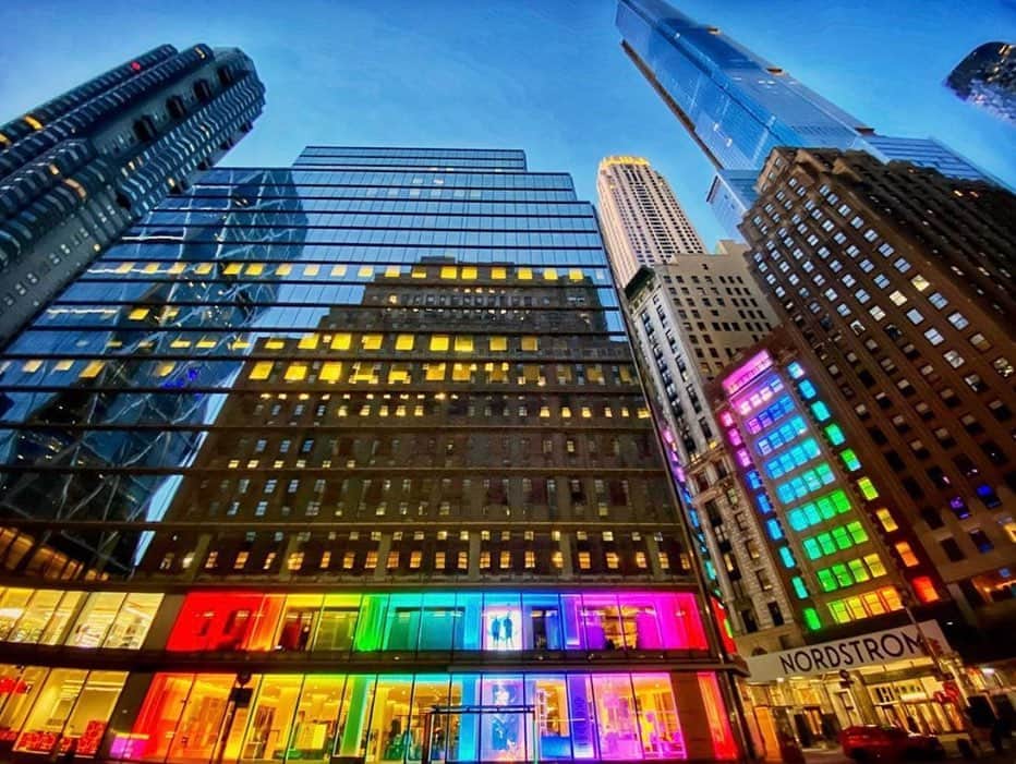 Nordstromさんのインスタグラム写真 - (NordstromInstagram)「Although Pride Month is coming to an end, we celebrate and support the LGBTQIA+ community year-round, partnering with nonprofit organizations who provide critical programs and services to LGBTQIA+-identified people. But, most importantly, it’s our commitment to making Nordstrom a great place to work and fostering a welcoming environment not only for our employees but for customers and vendors, too. #stayNspired  📸: @mickmicknyc」6月30日 11時11分 - nordstrom