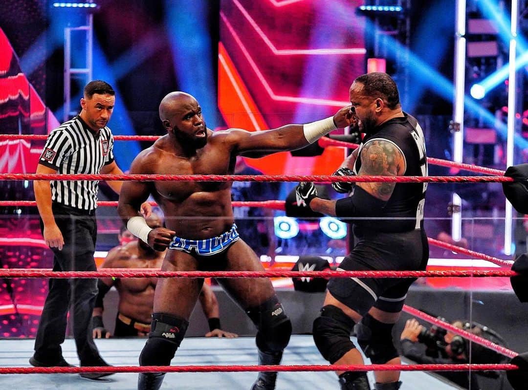 WWEさんのインスタグラム写真 - (WWEInstagram)「@the305mvp has pinned the #USChampion @apollowwe! #WWERaw」6月30日 11時27分 - wwe