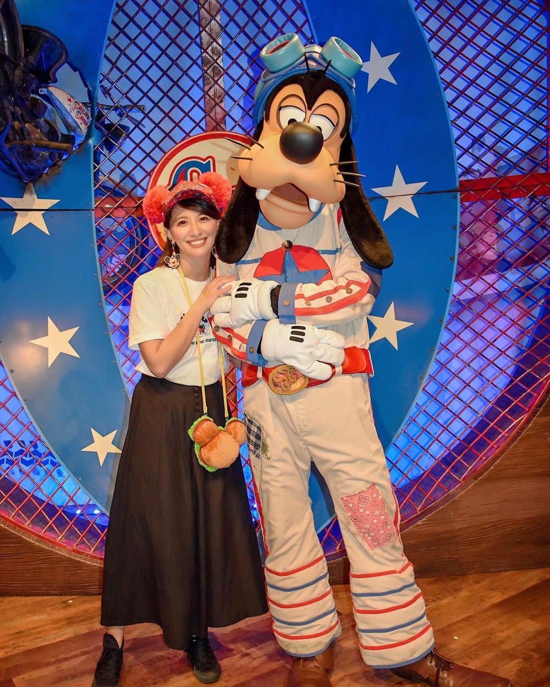 矢部あやのインスタグラム：「201905 WDW 1day 背の高いグーフィーと♡ ・ #WDW #WDW2019 #waltdisneyworld  #magickingdom #charactergreeting」