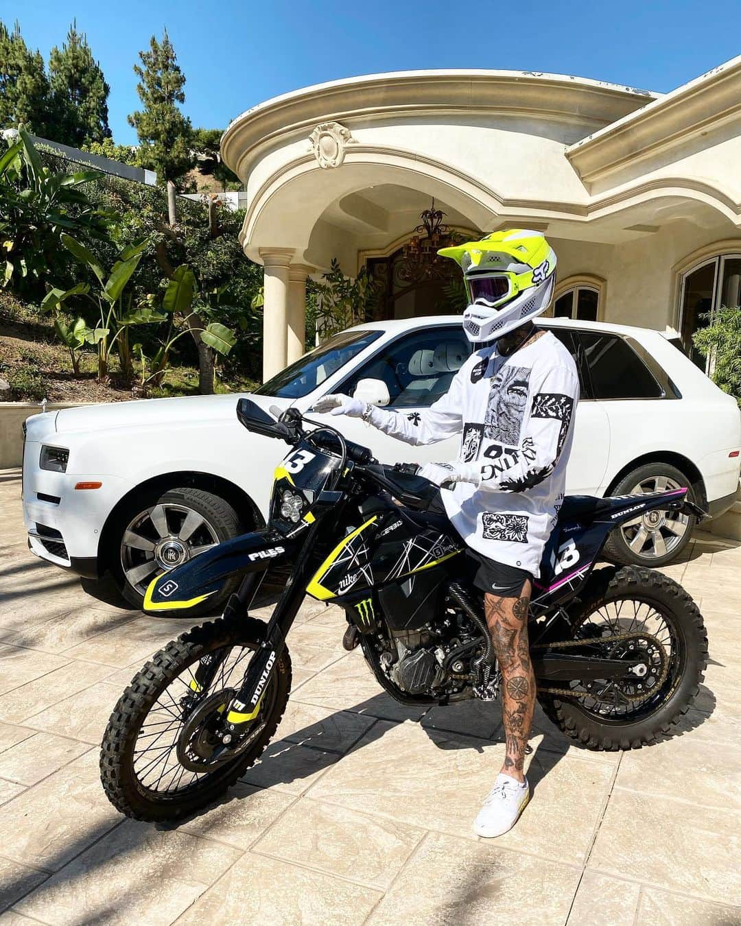 ナイジャ・ヒューストンのインスタグラム：「Rona makin that strong comeback🦠」