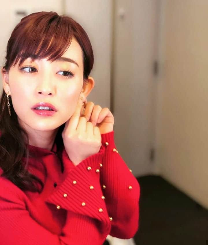 女子アナのインスタグラム：「#新井恵理那 アナ♪  #女子アナ  #アナウンサー #セントフォース #美人 #美女 #可愛い #かわいい #カワイイ #女優 #モデル #アイドル  #髪型 #ファッション #cute #kawaii #asian #asiangirls #japan #japanese #japanesegirl #model #hairstyle #fashion #followme #フォロー #フォロー大歓迎 #フォローミー #いいね #얼짱」