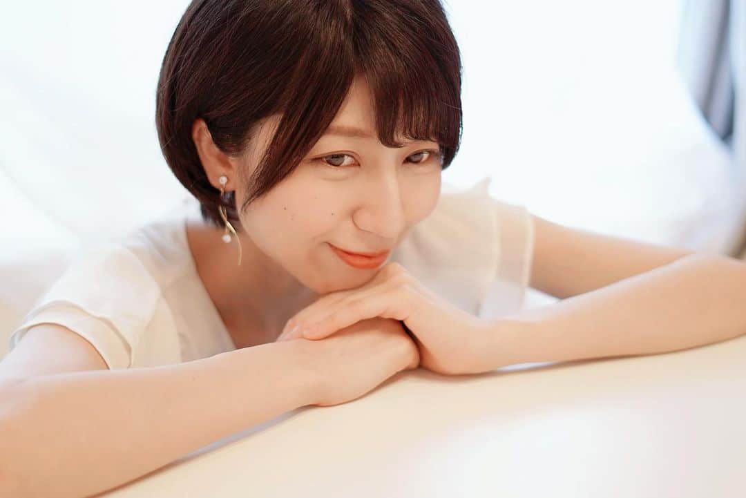 のインスタグラム：「* ･ 早朝からの撮影終わりましたー！ やっぱり演技のお仕事楽しいなあ。 またお知らせします🤫✨ ･ #太田英里 #Bright #三重PR大使 #ミス桑名 #ナチュラルフードコーディネーター #健康食コーディネーター #釣りガール #女優 #モデル #model #actress #talent #shorthair #ショートヘア #丸顔 #l4l #like4like #followme #instagood #portrait #写真好きな人と繋がりたい」