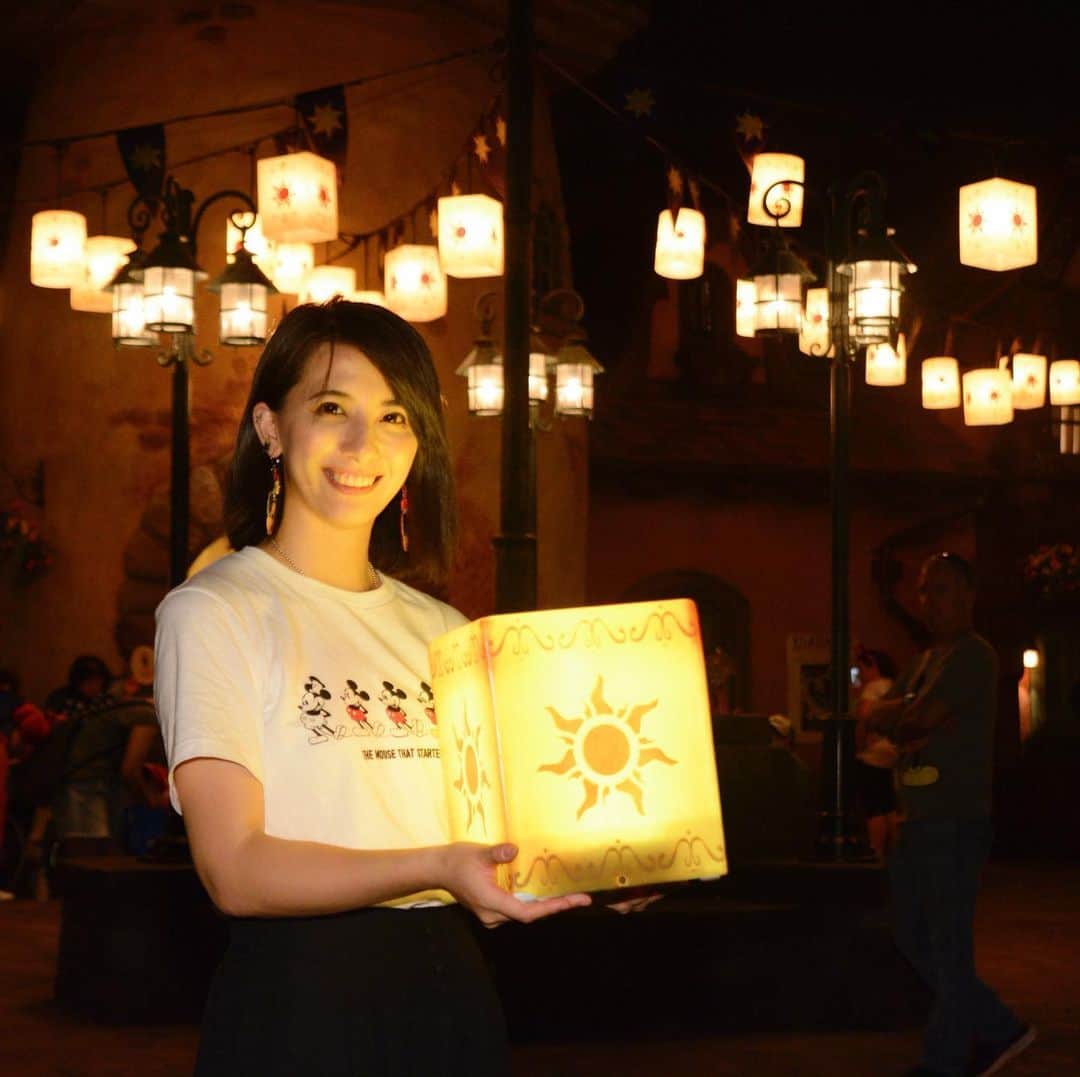矢部あやのインスタグラム：「201905 WDW 1day ラプンツェルのランタンのシーンのフォトスポット♡ ・  #WDW #WDW2019 #waltdisneyworld  #magickingdom #tangled」