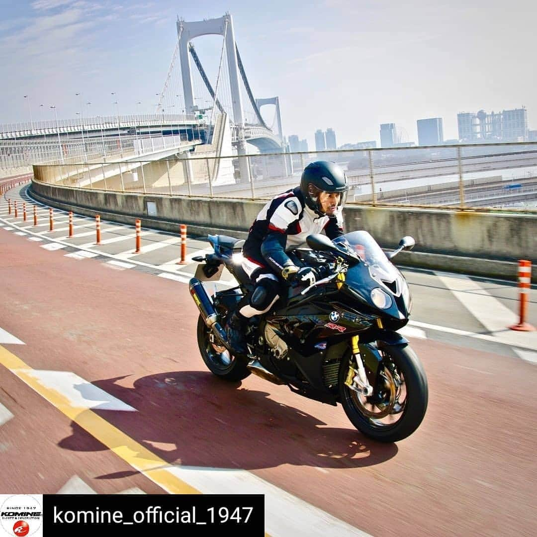 山下晃和さんのインスタグラム写真 - (山下晃和Instagram)「Please follow👉@komine_official_1947  Reposted from @komine_official_1947 PK-717 Sports Riding Leather M-PNT PK-717 スポーツライディングレザーメッシュパンツ https://www.komine.ac/product/item.php?prid=781  カタログ無料申込について https://www.komine.ac/qa/catalog_campaign.php  配送スタッフ応援企画について https://www.komine.ac/topics/information_detail.php?id=152  #レインボーブリッジ #komine #コミネ #胸部プロテクター #motorcycle #バイク #バイクライフ #motorcyclejacket #バイクジャケット #バイクが好きだ #moto #motocicleta  #オートバイ #モーターサイクル #mensmodel  #Japanesemensmodel  #男士模特 #模特 #남성모델 - #regrann」6月30日 23時15分 - travel_akikazoo