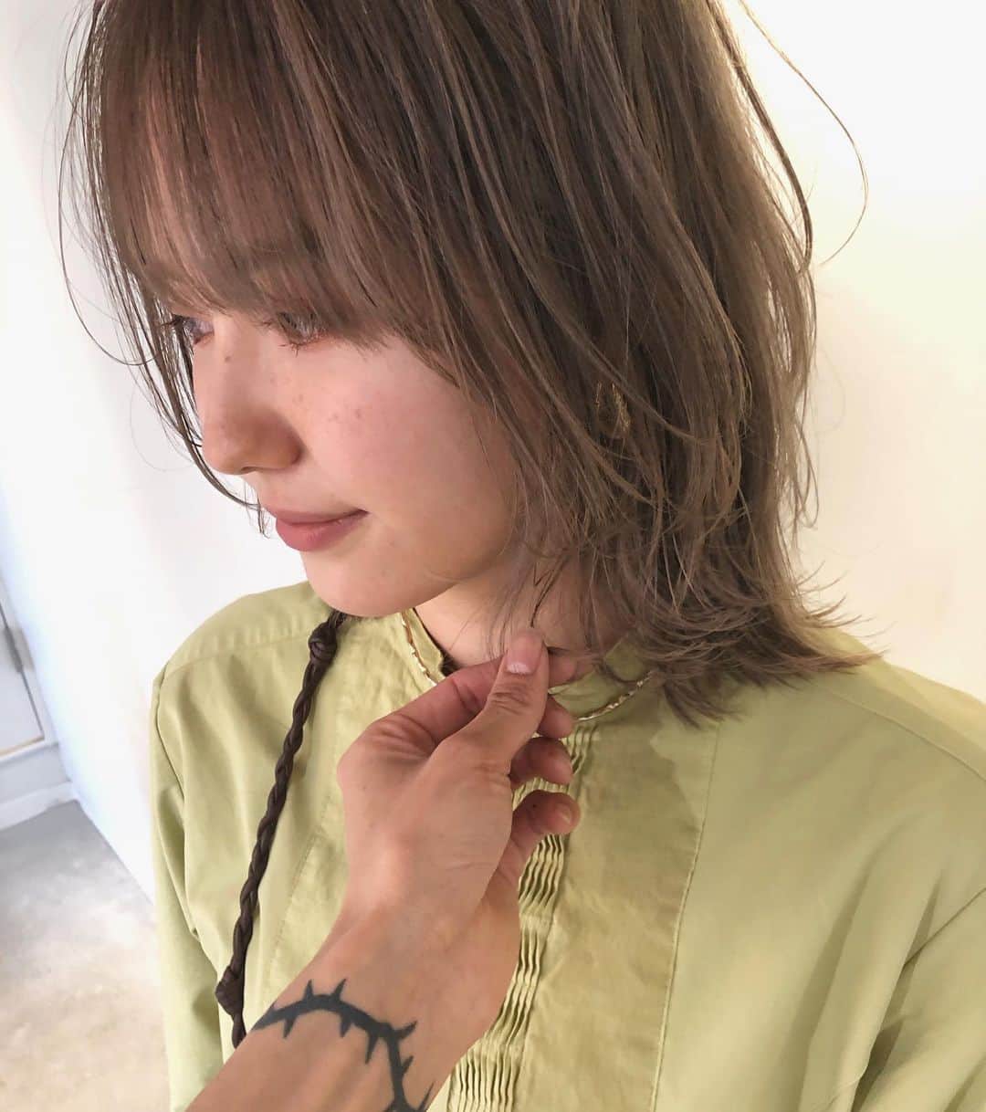 カワシリアツシのインスタグラム：「切りっぱなしに飽きたら、 顔周りにレイヤー入れても可愛い☺︎」
