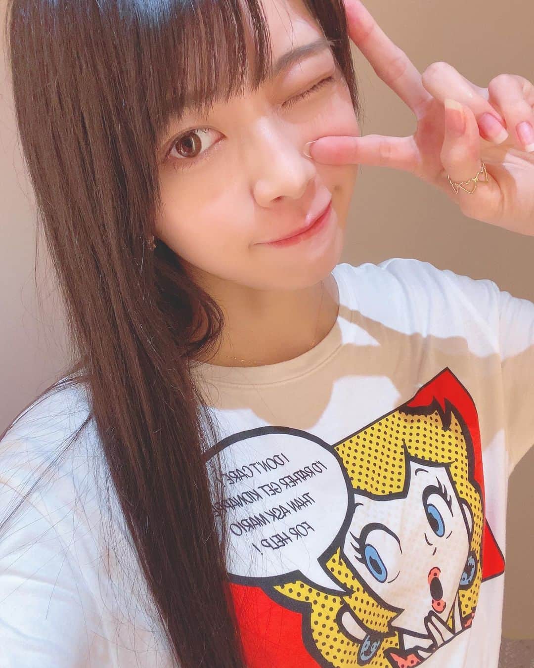 藤田いろはのインスタグラム：「前髪切ってきた✂️﻿ とても視界がスッキリー！﻿ 沼口さん ( @takahiro_numa )ありがとうございます✨﻿ ﻿ ﻿ ‪#藤田いろは#グラビア#gravure #japanesegirl #レースクイーン#tokyo  #l4l #aziangirl  #ビジョビ #模特 #뷰티스타그램 #셀카  #cosplay #黒髪ロング#팔로우#소통해요#셀스타그램#モデル #model #그라비아 #모델 #日本的 #性感內衣  #aliceintinyroom #ピーチ姫 #sexy  #性感美女 #性感尤物 #渋谷美容院 #ゲーム好き女子」