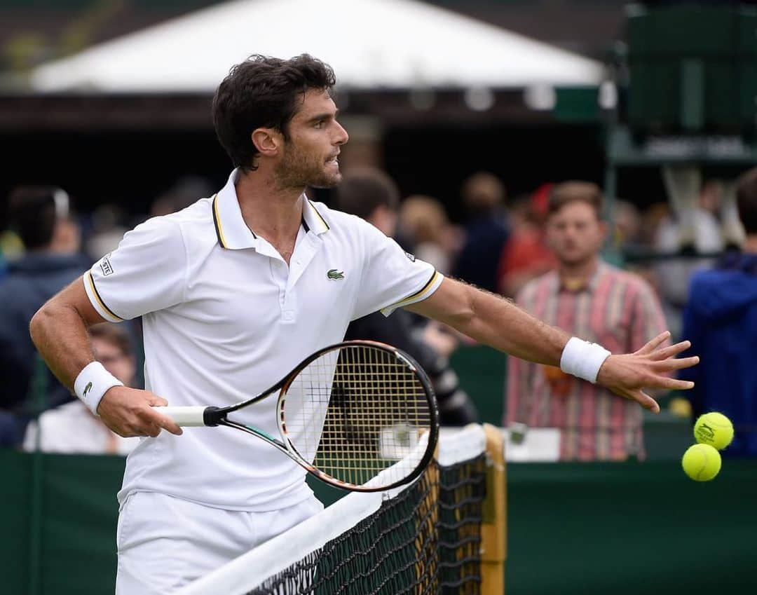 パブロ・アンドゥハルさんのインスタグラム写真 - (パブロ・アンドゥハルInstagram)「Esta semana se estaría jugando el torneo de Wimbledon. De momento tendremos que conformarnos con los recuerdos y esperar a 2021 para volver a jugar en la catedral 🌱 📸 Wimbledon 2013 #WimbledonRecreated #ATP #tennis #grassseason」6月30日 22時41分 - pabloandujaroficial