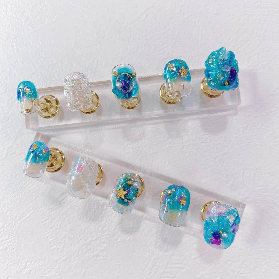 なかやまちえこさんのインスタグラム写真 - (なかやまちえこInstagram)「nail scihool tricia.⠀ Summer gelnail art lesson!⠀ Next lesson 7/21！⠀ information💫 https://nailschool.jp/⠀ ☎️03-6419-7314⠀ ⠀ ご受講くださった方々ありがとうございました☺️🙏🙏⠀ 7月は21日となります。⠀ 外部の方も受講いただけますので、ぜひ上記informationにお問い合わせください😊🙏✨⠀ ⠀  ネイルスクールtriciaでは最大限の衛生措置をとりながら運営を行って参りますので、ご理解とご協力の程お願い申し上げます。⠀ ⠀ 具体的には、以下の内容を徹底して参ります。⠀ ⠀ ＜スクールの衛生措置に関して＞ ・スタッフは毎日検温を行い発熱（微熱を含む）がある場合、当該スタッフはお休み致します。⠀ ・発熱がなくても体調に異変を感じた場合、当該スタッフはお休み致します。⠀ ・手洗い、うがい、手指消毒を徹底いたします。⠀ ・スタッフはマスクを着用いたします。⠀ ・窓を開け常に換気を行います（換気扇、空気清浄機３台はフル稼働させます）。⠀ ・授業後は毎回、使用したテーブル、卓上ライト、イス、ジェルライト、器具類等を消毒いたします。 ・授業中は生徒さん同士のソーシャルディスタンスに配慮した座席設定をいたします。⠀ ・授業内容によってスニーズガード（飛沫防止用パネル）を使用いたします。⠀ ・講師は状況によりフェイスガードやグローブを着用し授業を行います。⠀ ・スクール内が「密」の状態にならないよう、授業によって座席数を制限いたします。⠀ ⠀ #nail #nails #nailart #ネイル #美甲 #ネイルアート  #japanesenailart #manucure #japanesenails #manicurist #gelnails #أظافر #네일아트 #미용 #vẽmóng #tricia #nailschool #ネイルスクール #トリシア #表参道 #ネイルスクールトリシア #ネイルスクールtricia #サマーネイル #summernails #夏ネイル」6月30日 22時44分 - chiekonakayama