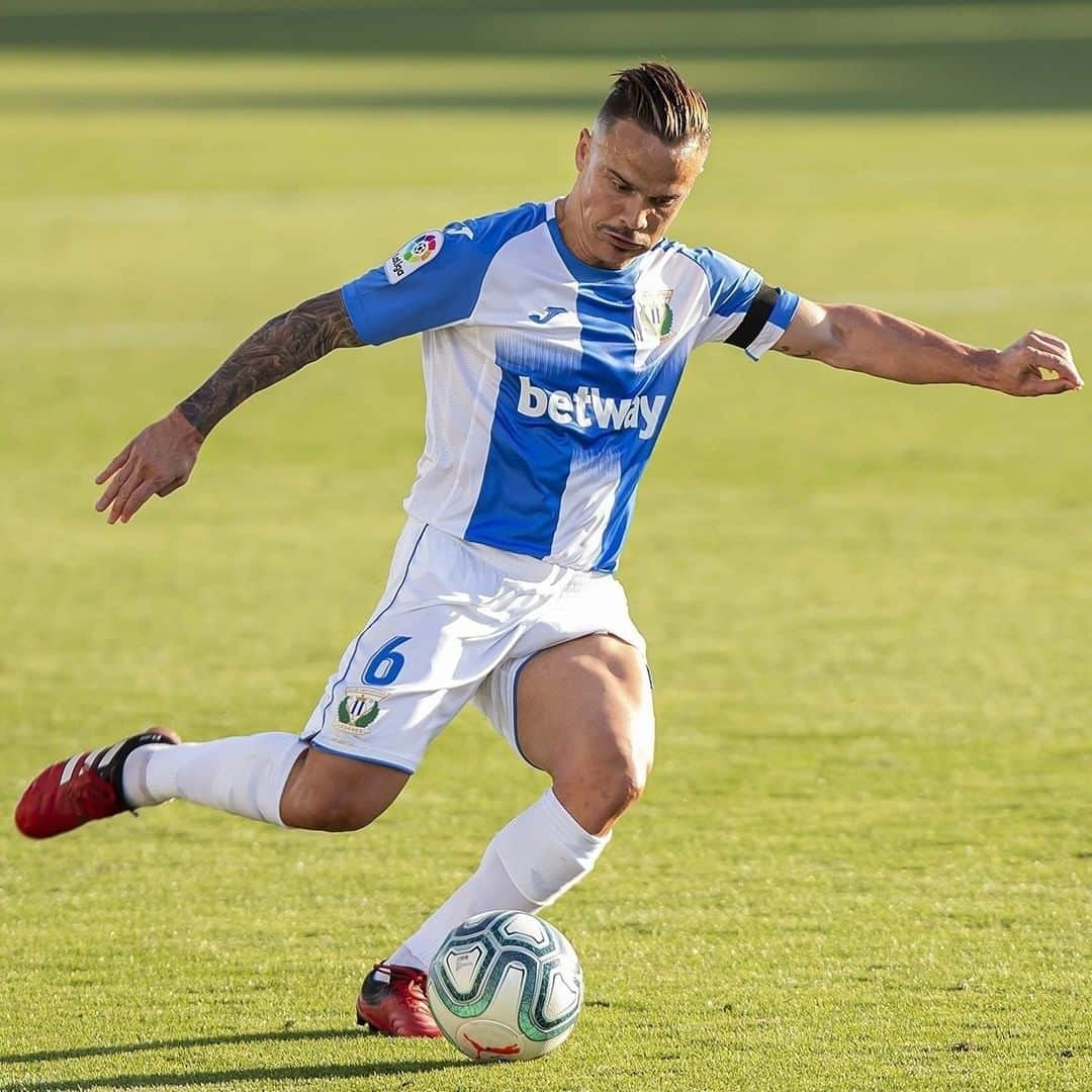 LFPさんのインスタグラム写真 - (LFPInstagram)「Powerful @roquem15! ⚽️ • ¡#RoqueMesa tiene potencia! ⚽️ • #Leganés #LaLiga #LaLigaSantander #Football」6月30日 14時10分 - laliga