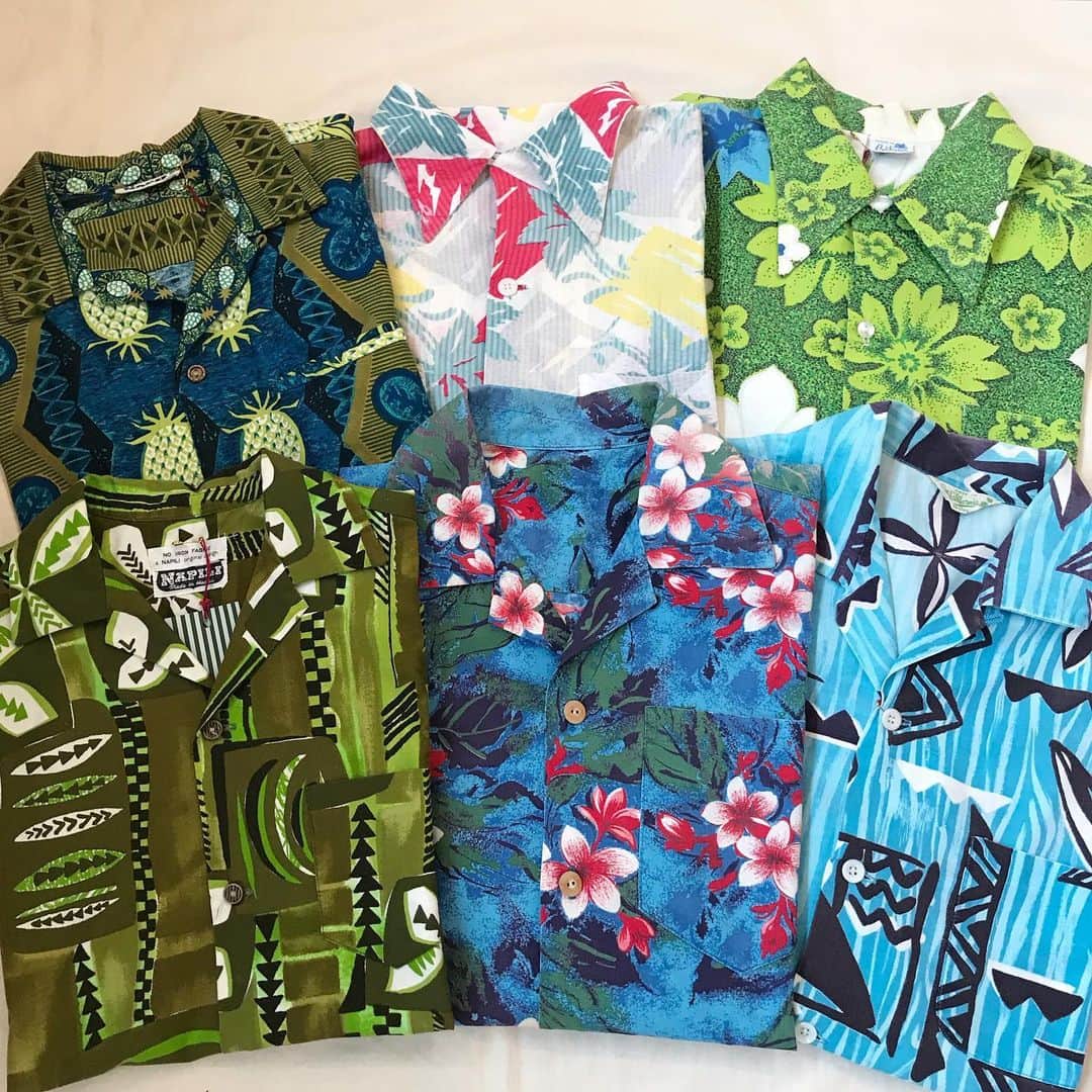 NUTTY Vintage&Collectibleのインスタグラム：「🌺Vintage Hawaiian Shirt🌺 ㅤㅤㅤㅤㅤㅤㅤㅤㅤㅤㅤㅤㅤ ☑︎60's "napili"hawaiian print shirt ☑︎40's 50's floral leaf shirts ☑︎60's green "carifornia" shirts ☑︎60's "napili" hawaiian shirt ☑︎50's hawaiian shits ☑︎50's light blue carifornia shirtsㅤㅤㅤㅤㅤㅤㅤㅤㅤㅤㅤㅤㅤㅤㅤㅤㅤㅤㅤㅤㅤㅤㅤㅤ ＊ONLINE STOREにてお買い求めいただけます＊ ㅤㅤㅤㅤㅤㅤㅤㅤㅤㅤㅤㅤㅤ ------------------------------------- 🛍NUTTY通販について🛍 ------------------------------------- ◎掲載商品は全て通販可能となっておりますので、詳細はDMにてお気軽にお問い合わせくださいませ。また、ONLINE STOREに随時商品を掲載しております。商品詳細も記載しておりますので、是非ご利用くださいませ。 🔎 http://nutty.theshop.jp/ （ プロフィールページURLよりjump🕊） ㅤㅤㅤㅤㅤㅤㅤㅤㅤㅤㅤㅤㅤ ◎ご自宅でもお買い物をお楽しみいただけるVIDEO CHAT SHOPPING📺テレビ電話をお繋ぎして、リアルタイムでご案内いたします。詳細は過去の投稿をご覧ください。」