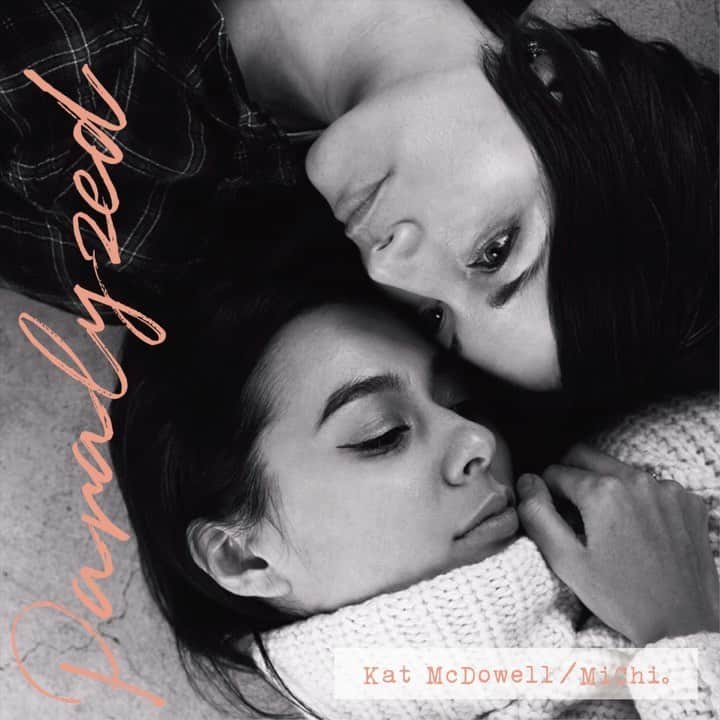KATのインスタグラム：「MiChi and I will be doing a livestream at 8pm PST tuesday night! Link is in the bio 🙌🏼☺️ 水曜日昼12時からミチと一緒にまたライブストリームします！　リンクはプロフィールにあります！」