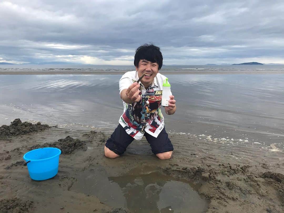 のインスタグラム：「‪ロケでマテ貝とったよ٩( ᐛ )و‬」